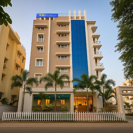 Fabhotel The Botanica - Nr Hyderabad Central University, Kondapur Kondapur  エクステリア 写真