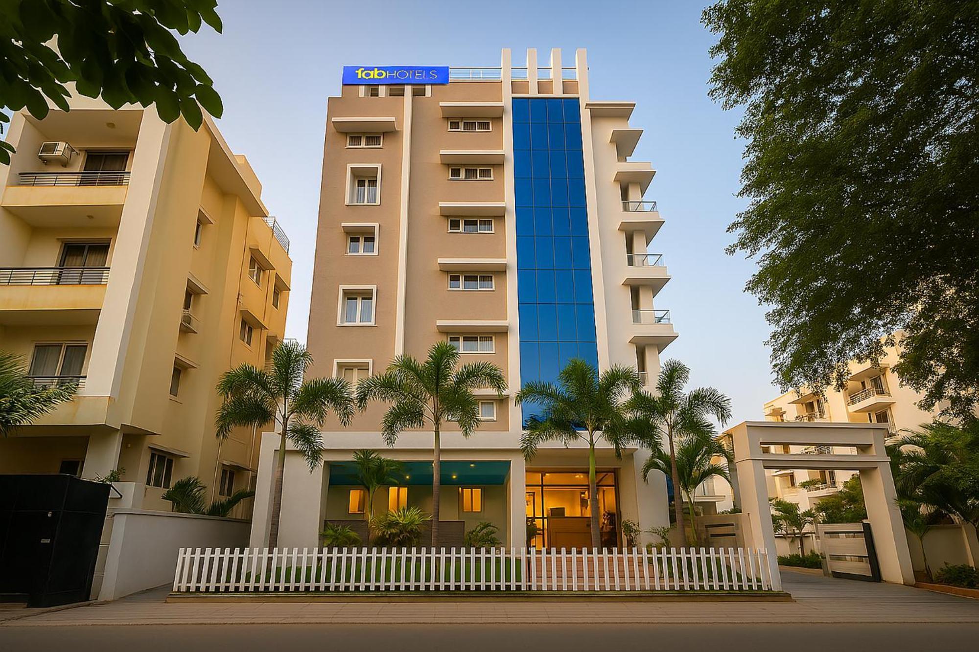 Fabhotel The Botanica - Nr Hyderabad Central University, Kondapur Kondapur  エクステリア 写真